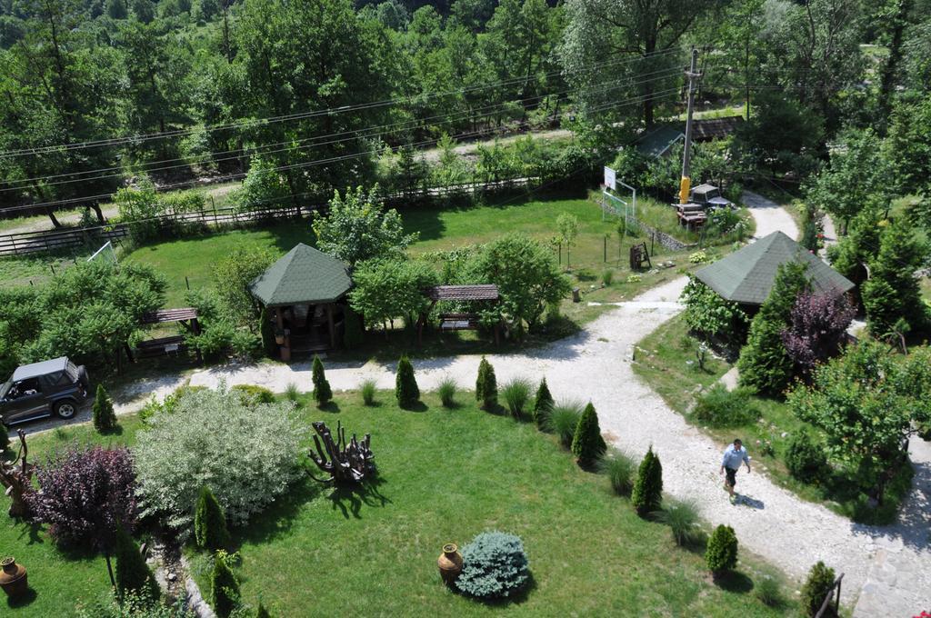 Pensiunea Valahia Brezoi Dış mekan fotoğraf